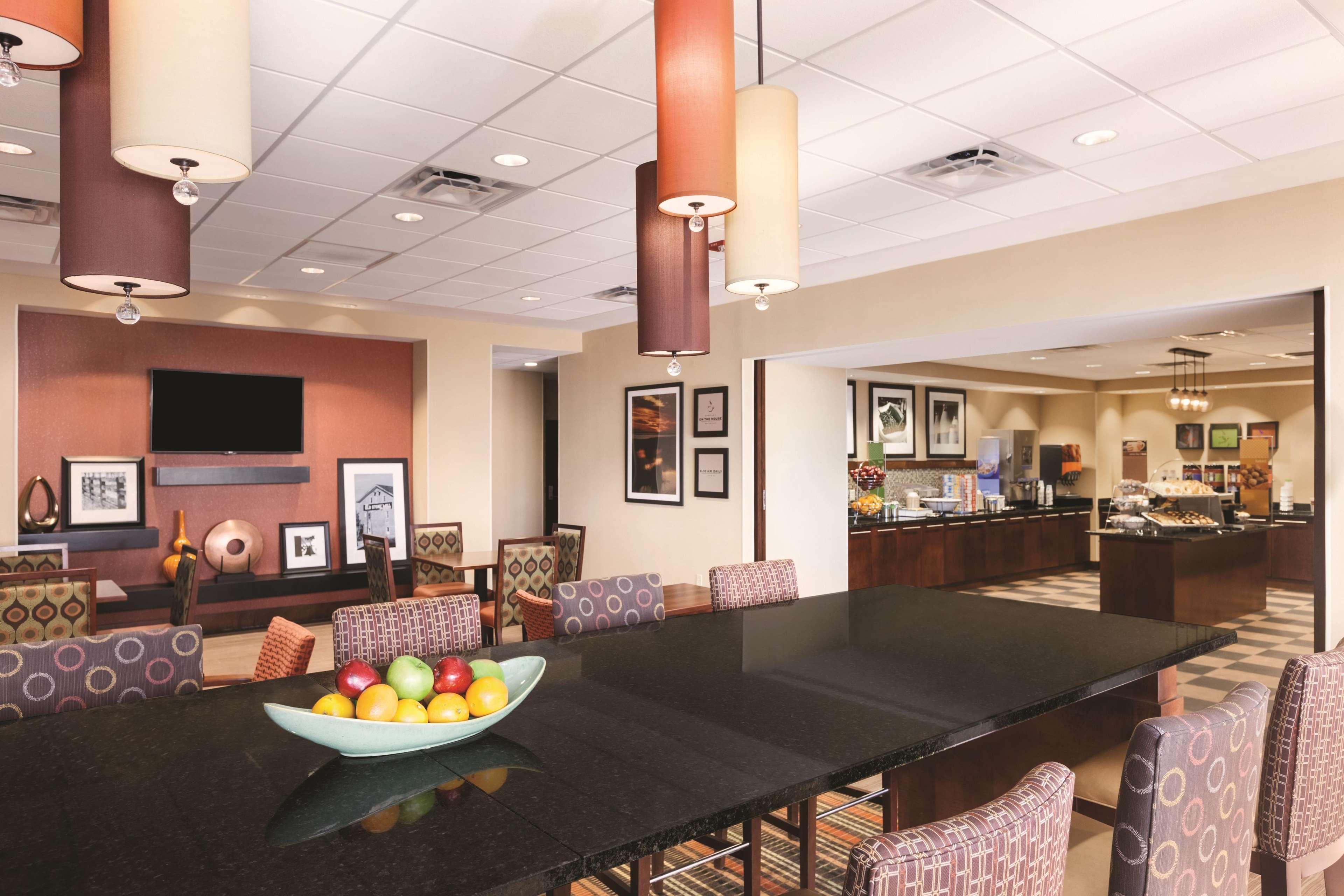 Hampton Inn Frederick Ngoại thất bức ảnh