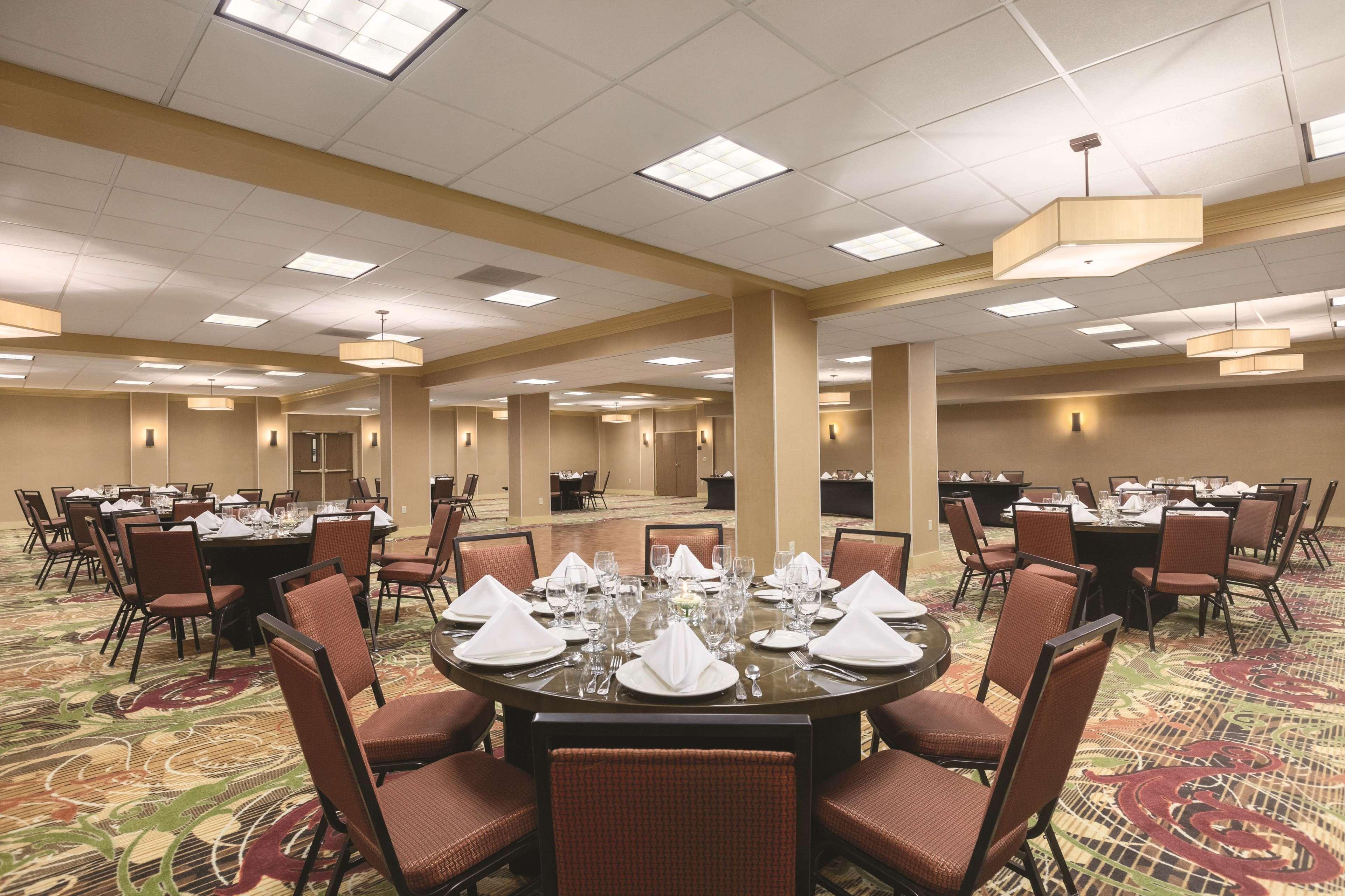 Hampton Inn Frederick Ngoại thất bức ảnh