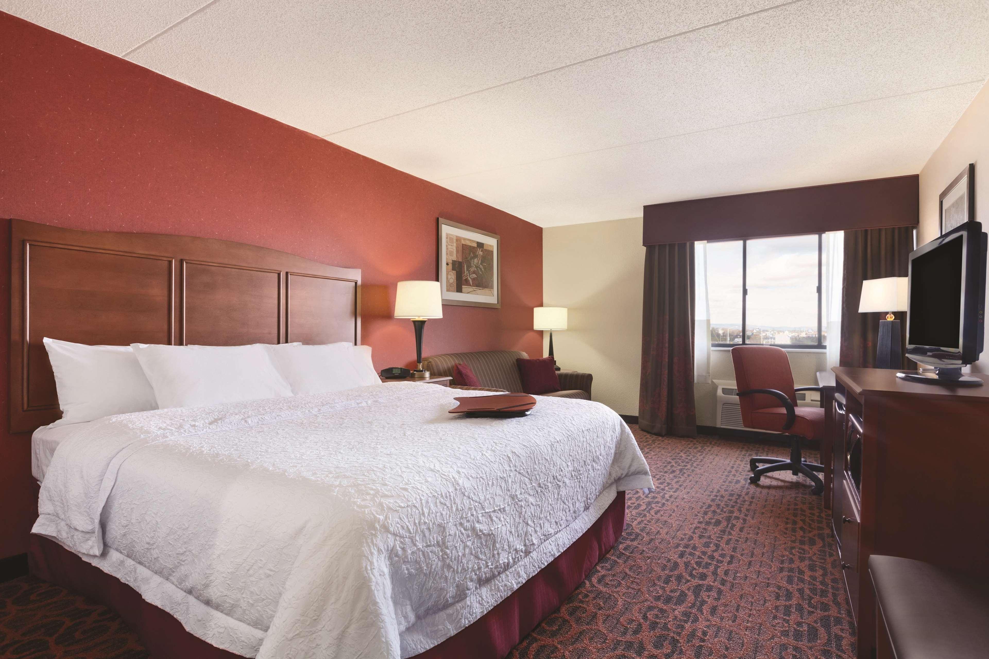 Hampton Inn Frederick Ngoại thất bức ảnh