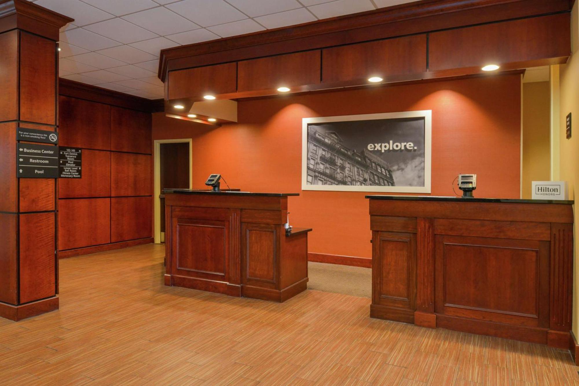 Hampton Inn Frederick Ngoại thất bức ảnh